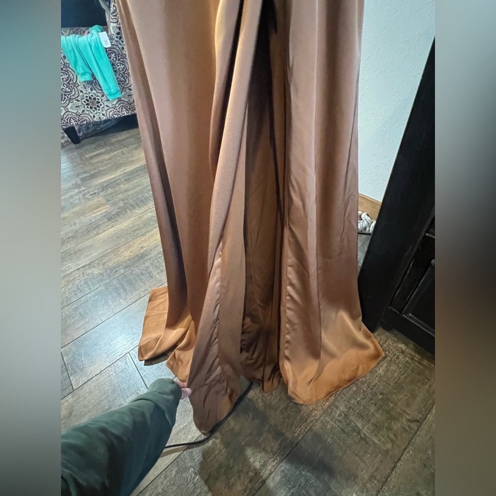 Morilee STYLE #21856 NWT BRONZE
COWL NECK LUXE SATIN BRIDESMAID DRESS
$209 - Picture 4 of 11